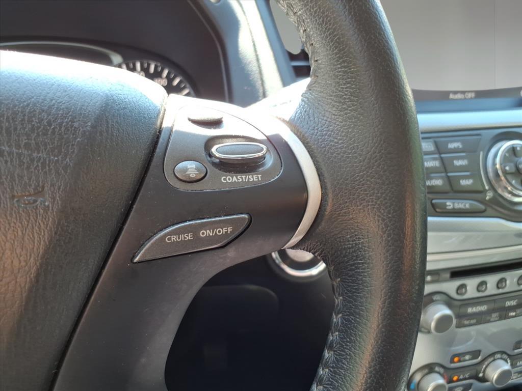 2018 Nissan Pathfinder SL