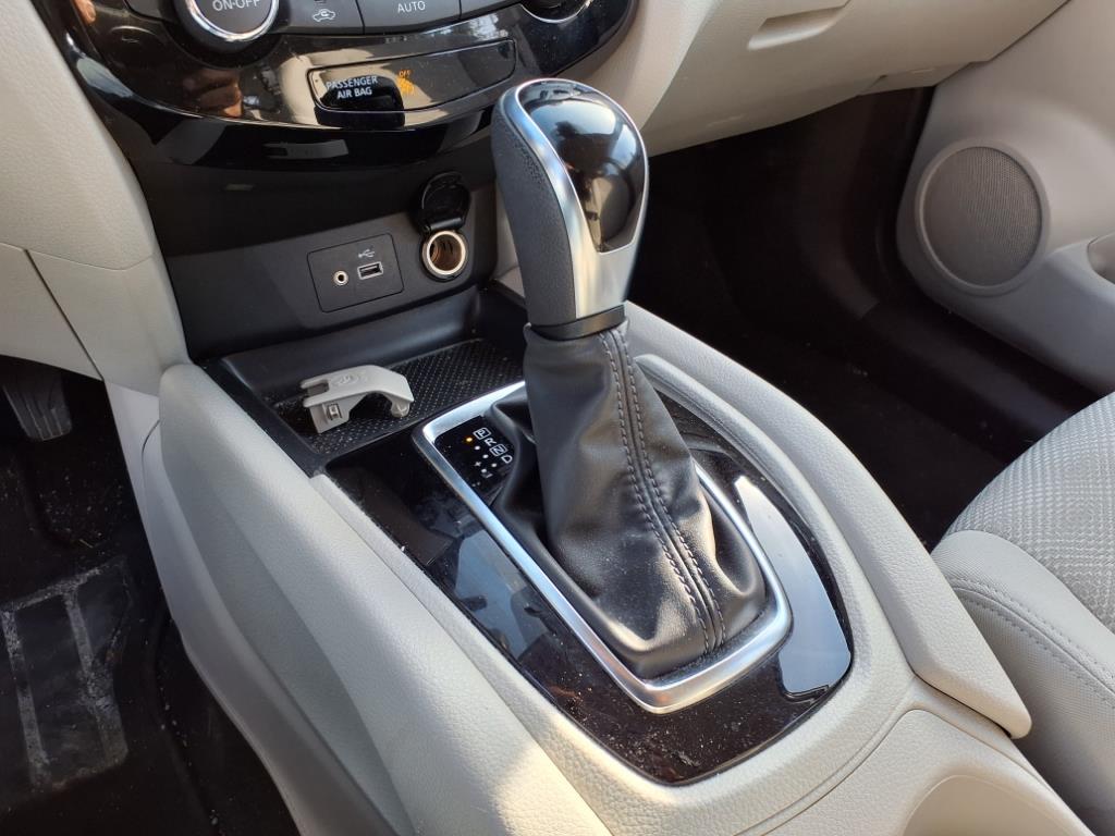 2022 Nissan Rogue Sport SV