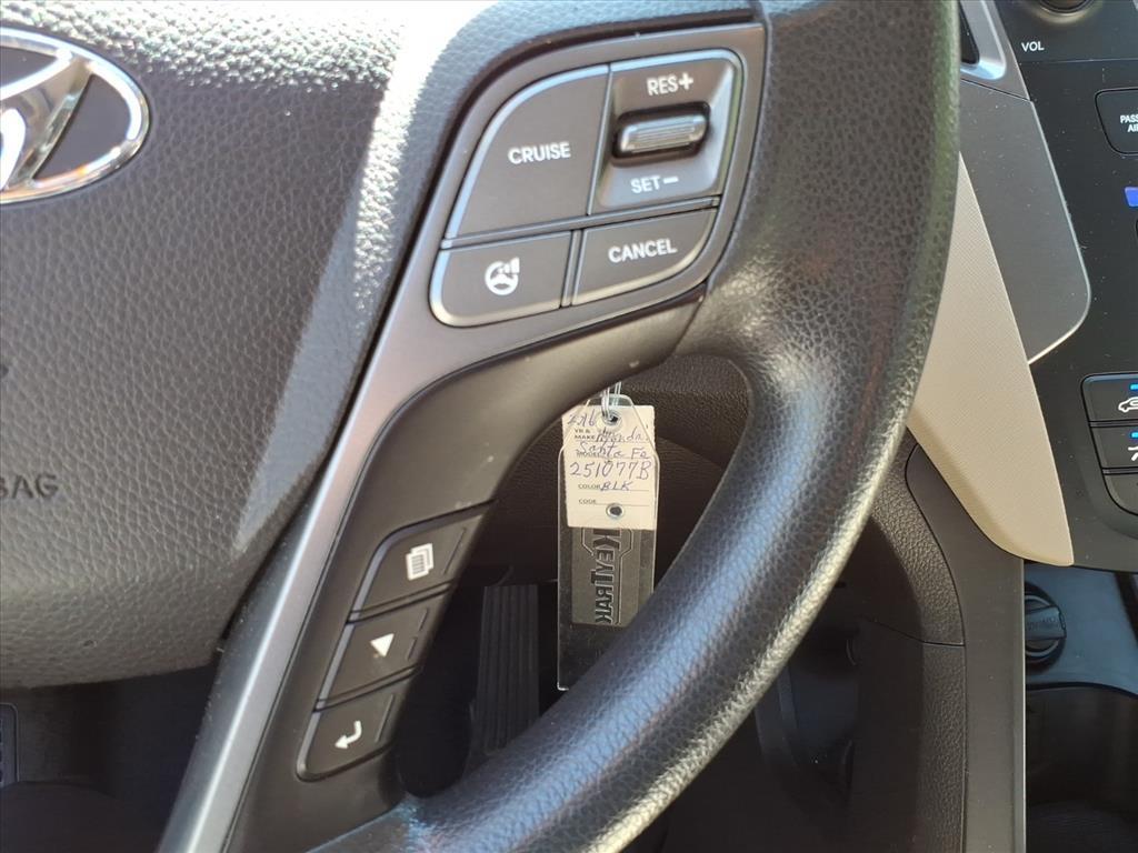 2016 Hyundai SANTA FE SE