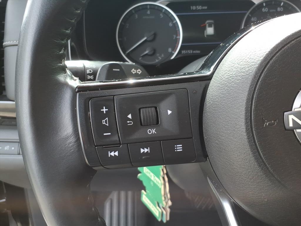 2022 Nissan Pathfinder SV