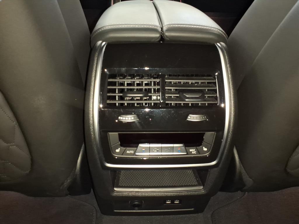 2025 BMW X7 M60i 2025 BMW X7 M60i