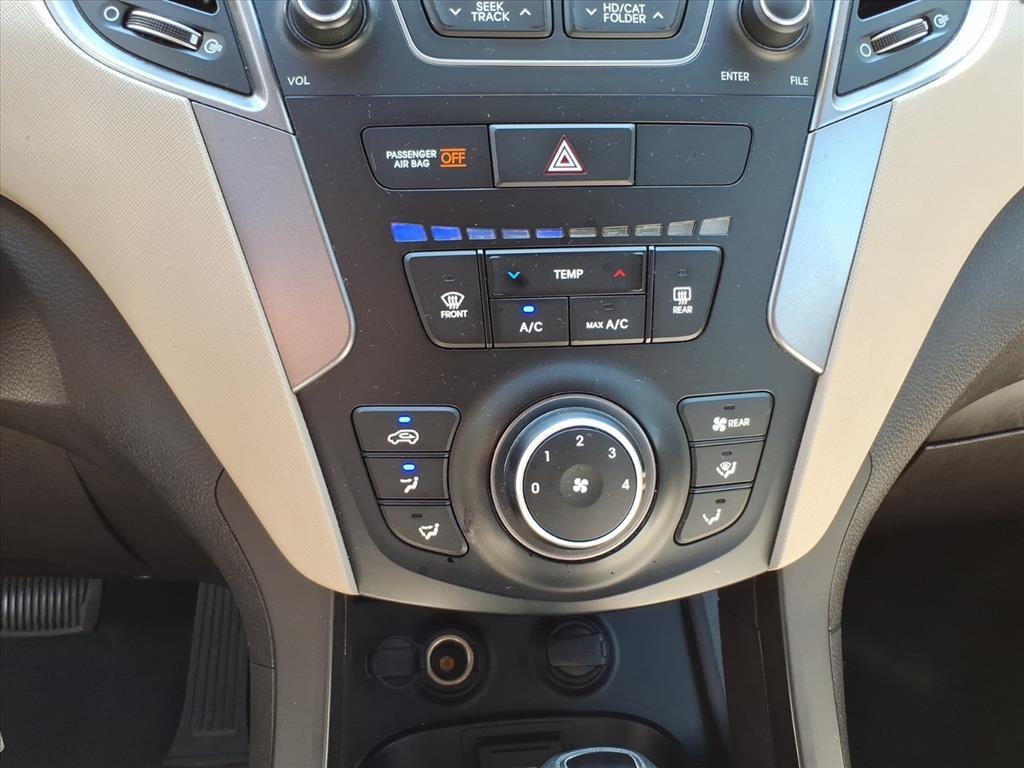 2016 Hyundai SANTA FE SE