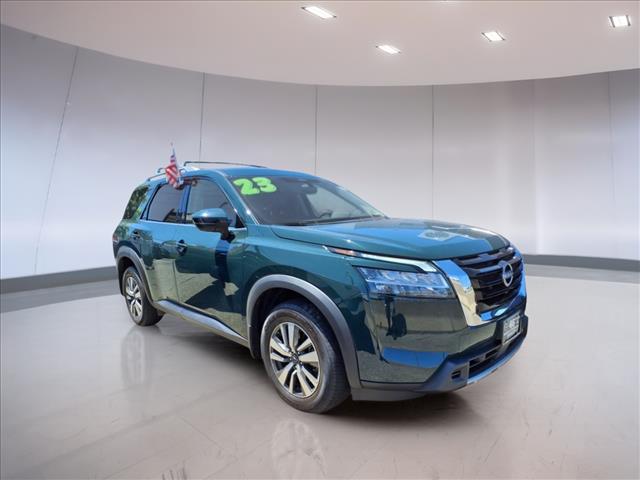 2023 Nissan Pathfinder SL