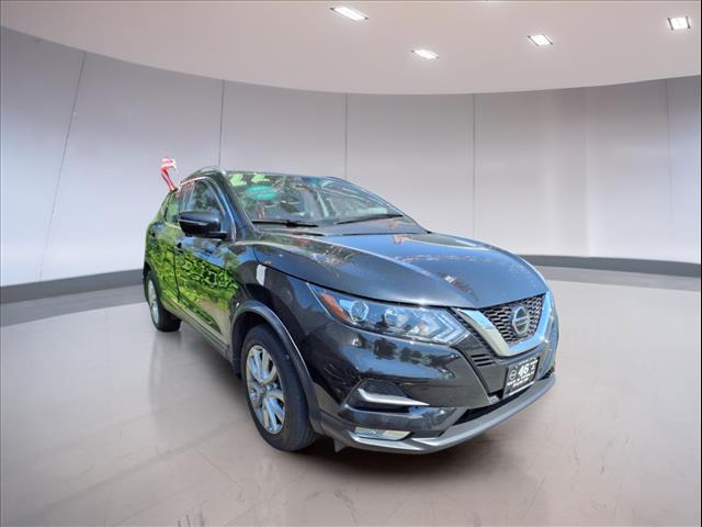 2022 Nissan Rogue Sport SV