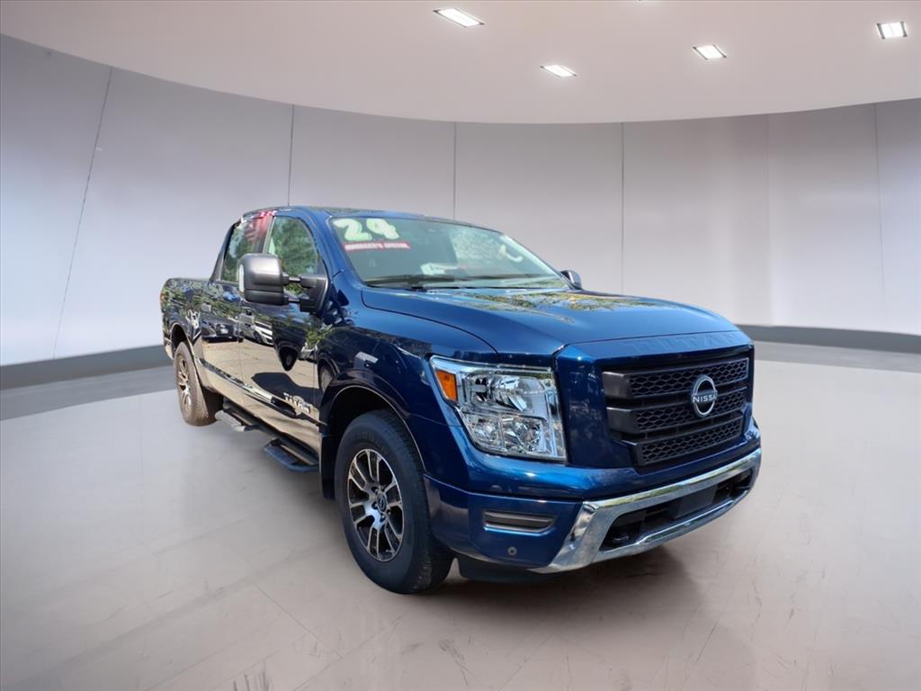 2024 Nissan Titan SV