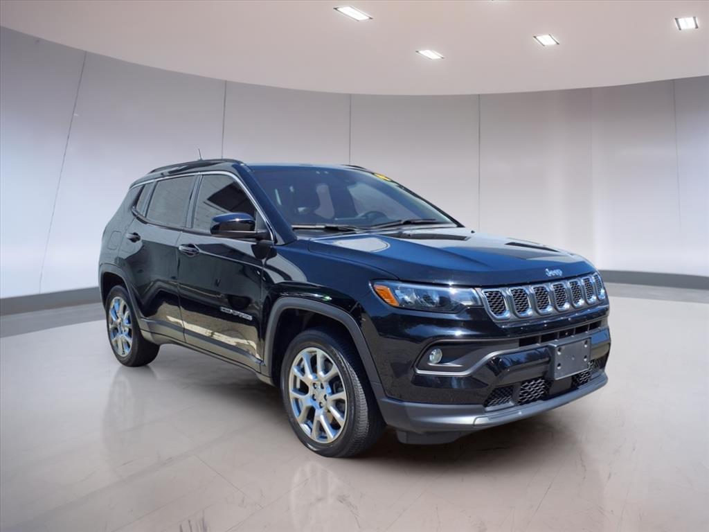 2023 Jeep Compass Latitude Lux