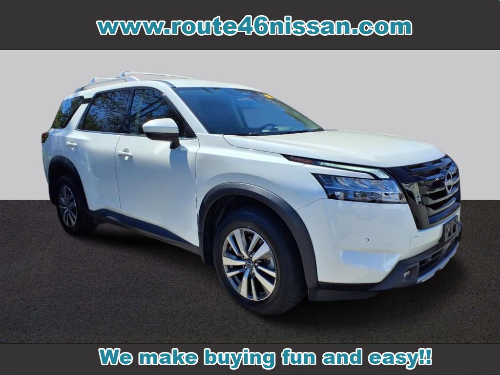 2022 Nissan Pathfinder SL