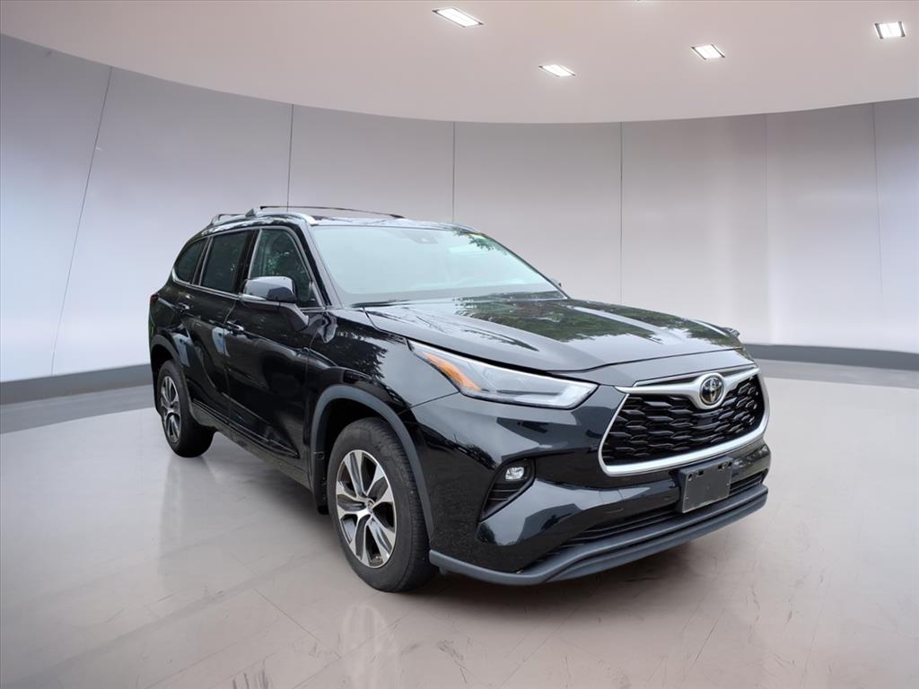 2022 Toyota Highlander XLE 2022 Toyota Highlander XLE