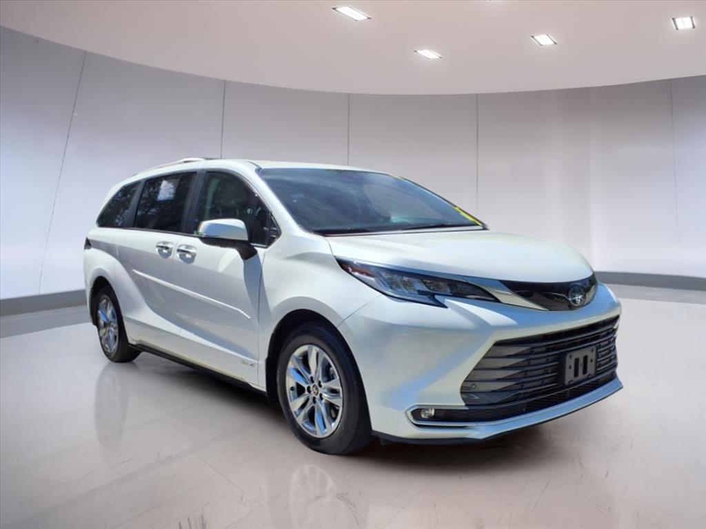 2021 Toyota Sienna Limited 7-Passenger