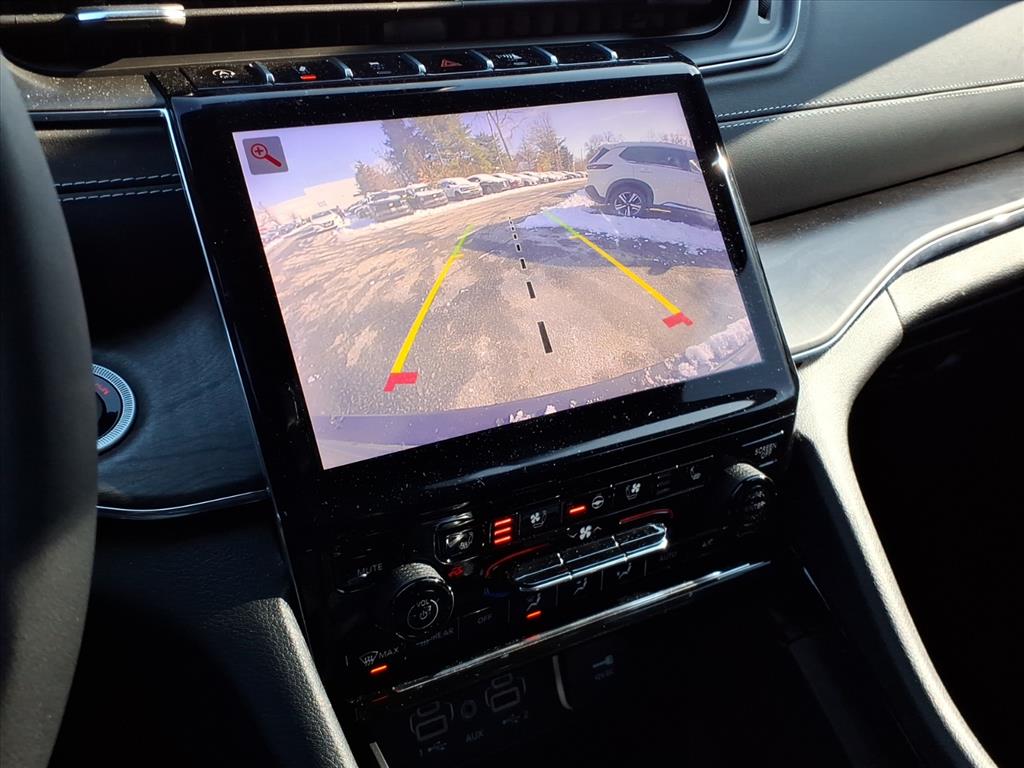 2023 Jeep Grand Cherokee Overland 2023 Jeep Grand Cherokee Overland