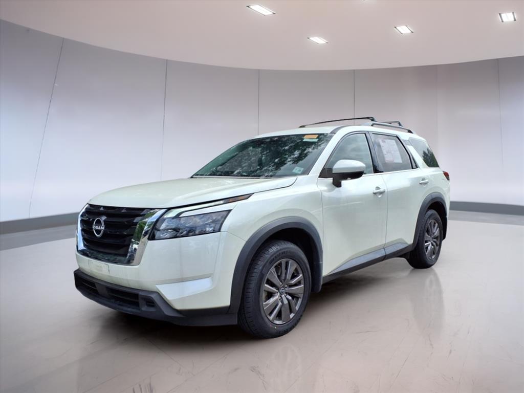 2023 Nissan Pathfinder SV
