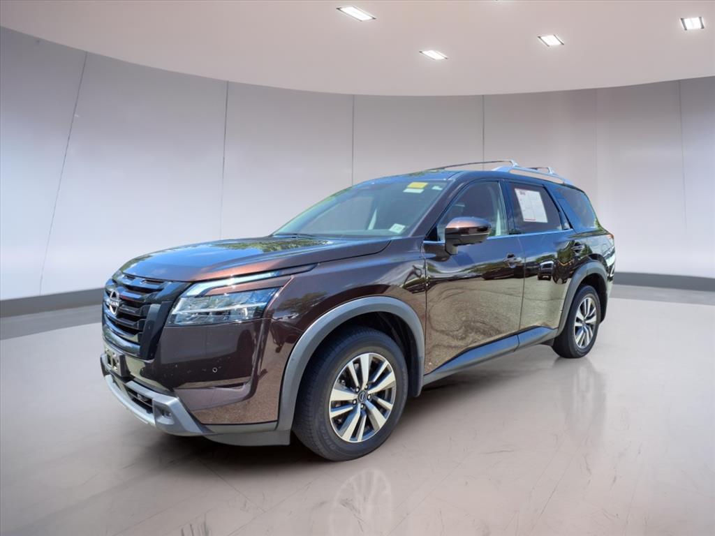2022 Nissan Pathfinder SL