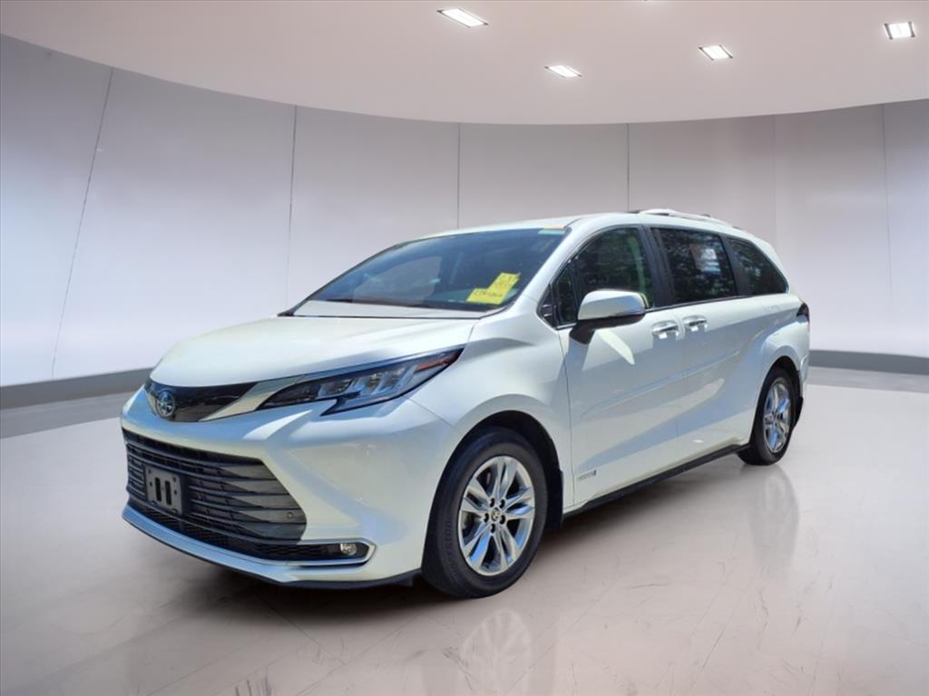 2021 Toyota Sienna Limited 7-Passenger