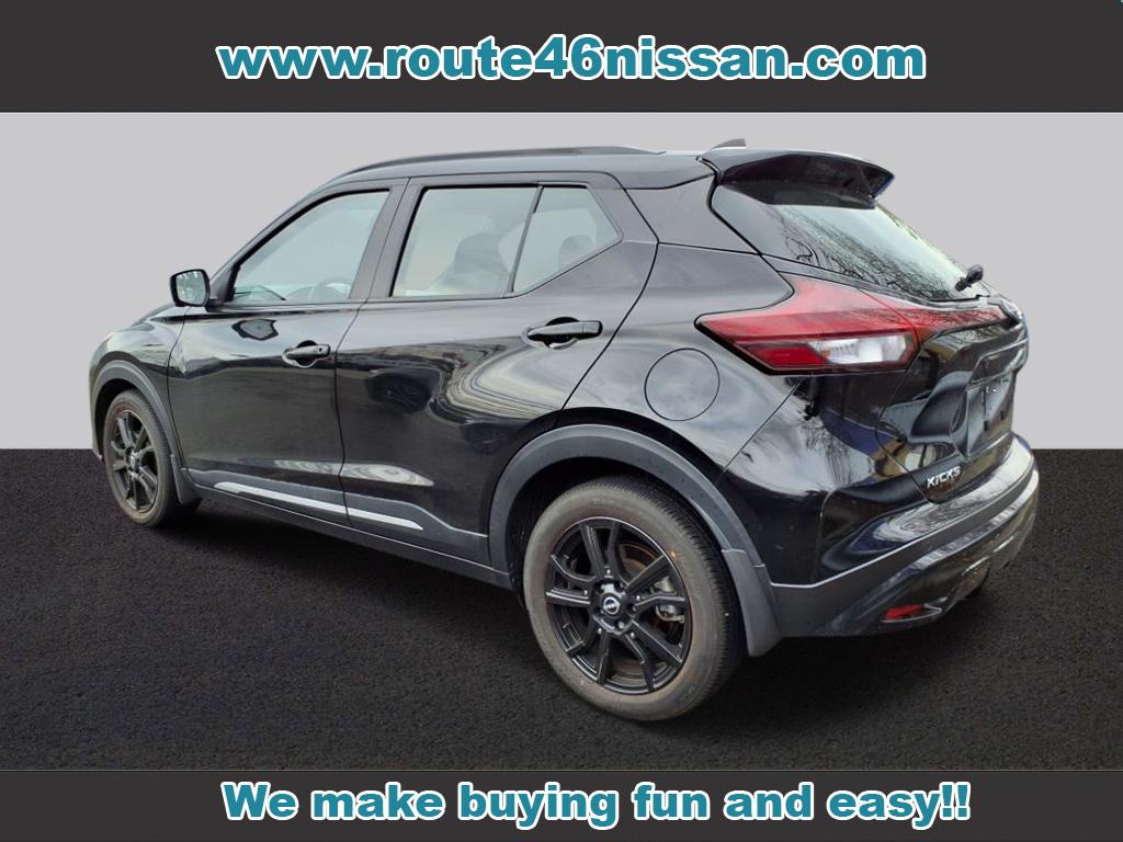 2022 Nissan Kicks SR