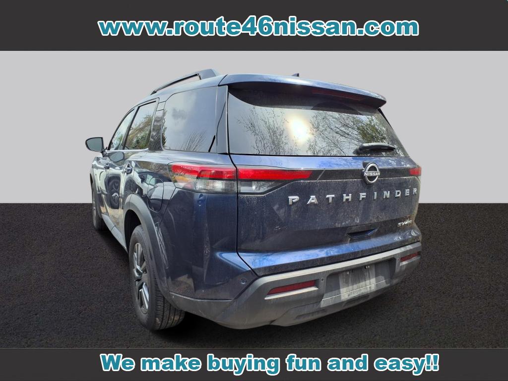 2024 Nissan Pathfinder SV