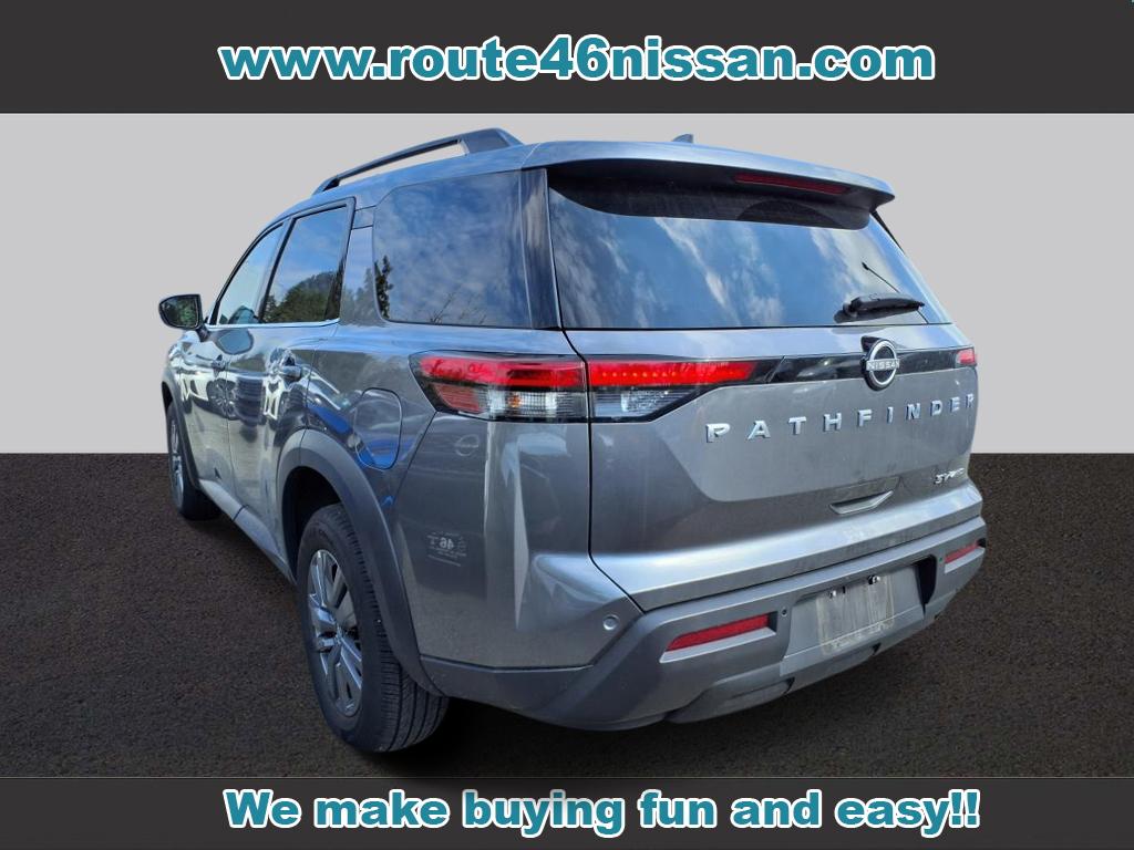 2024 Nissan Pathfinder SV