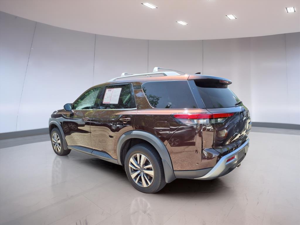 2022 Nissan Pathfinder SL