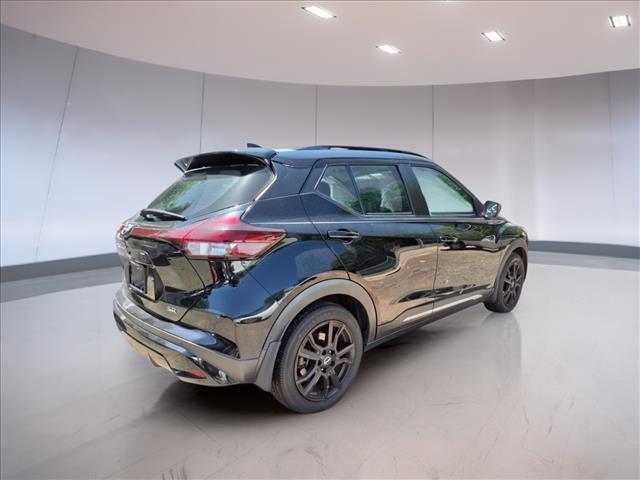 2022 Nissan Kicks SR