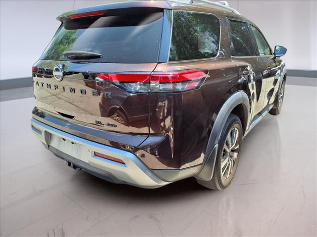 2022 Nissan Pathfinder SL