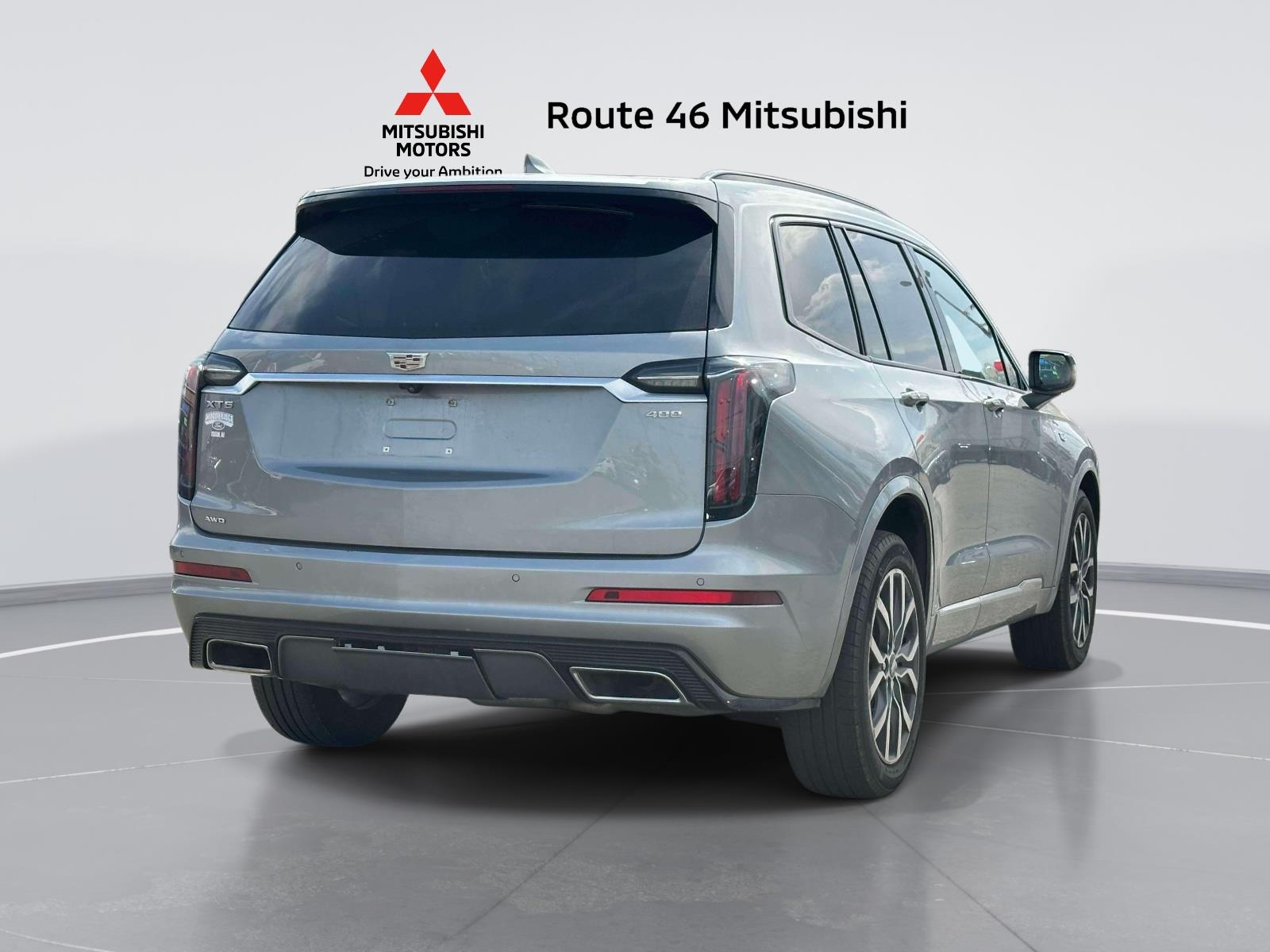 View vehicle photo 4