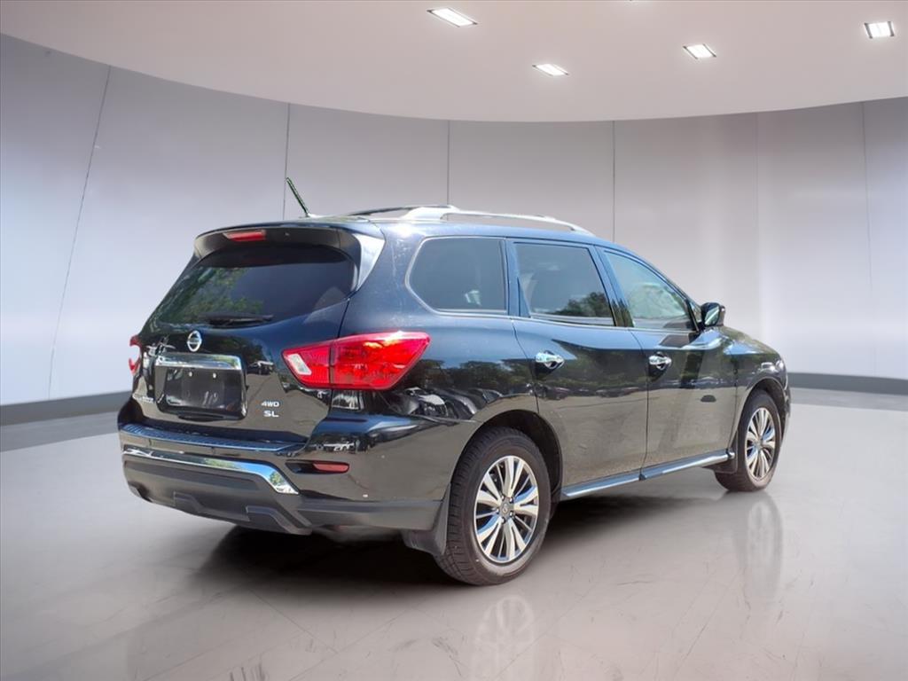 2018 Nissan Pathfinder SL