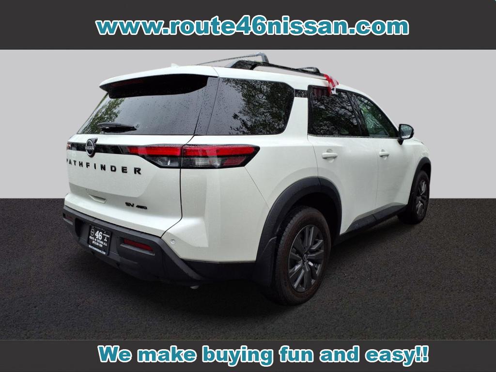 2022 Nissan Pathfinder SV
