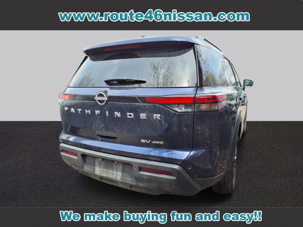 2024 Nissan Pathfinder SV
