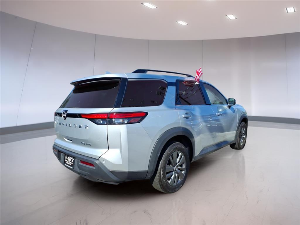 2024 Nissan Pathfinder SV