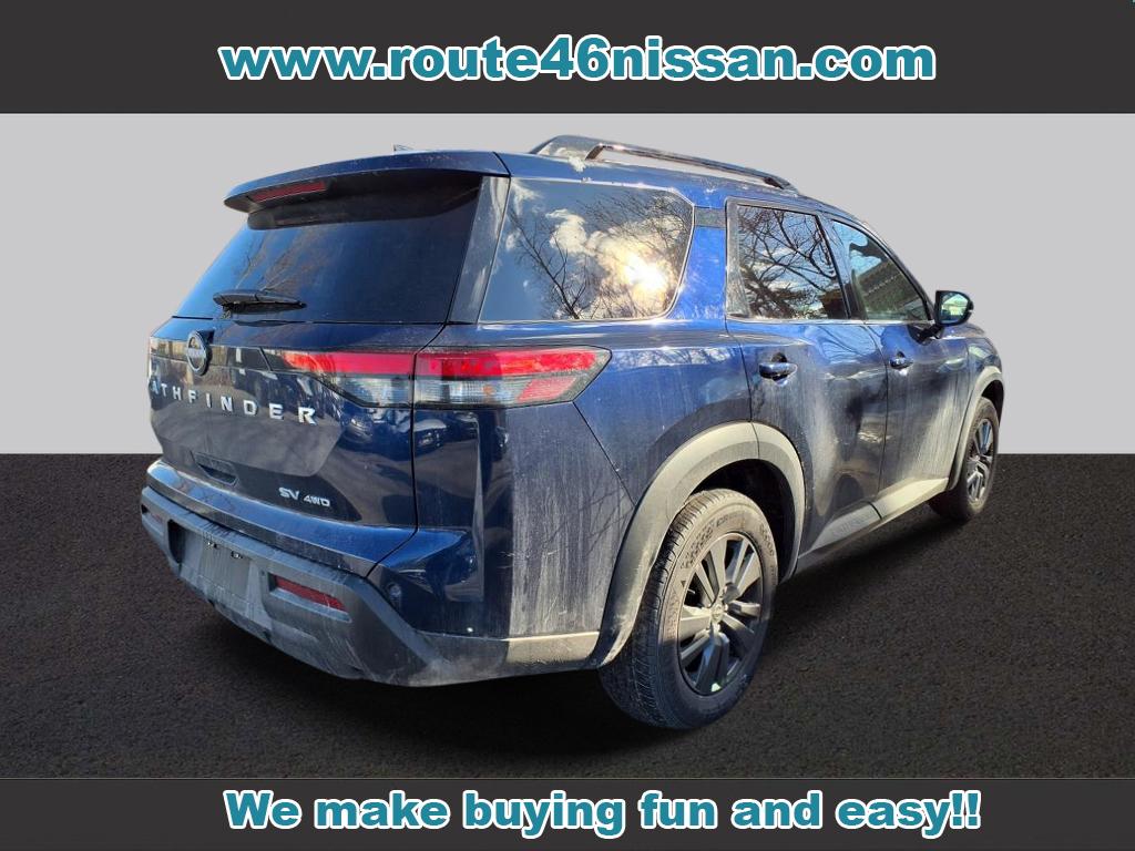 2024 Nissan Pathfinder SV