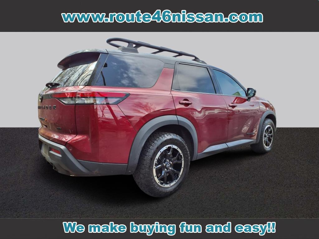 2023 Nissan Pathfinder SV