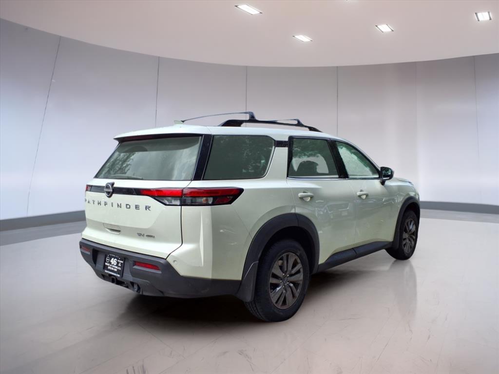 2023 Nissan Pathfinder SV