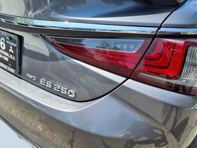 2021 Lexus ES 250 Base