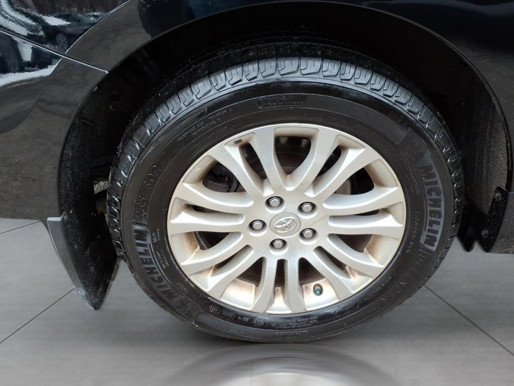 2016 Toyota Sienna XLE 7-Passenger Auto Access Seat 2016 Toyota Sienna XLE 7-Passenger Auto Access Seat