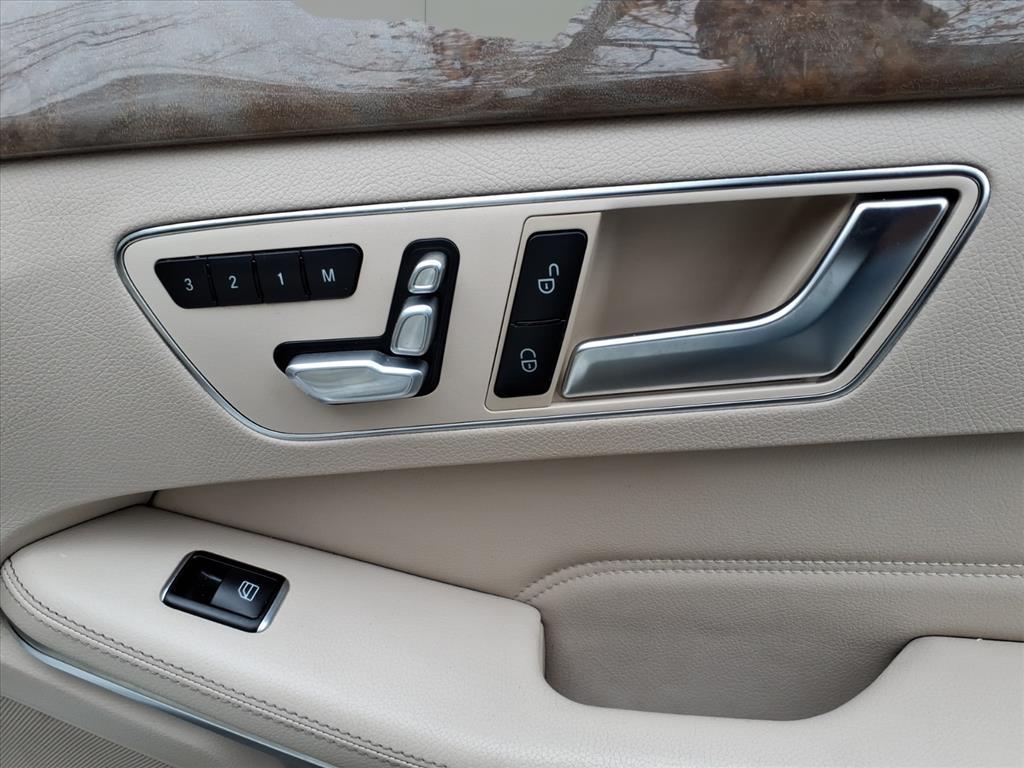 2014 Mercedes-Benz E-Class E 350 Luxury 4MATIC 2014 Mercedes-Benz E-Class E 350 Luxury 4MATIC