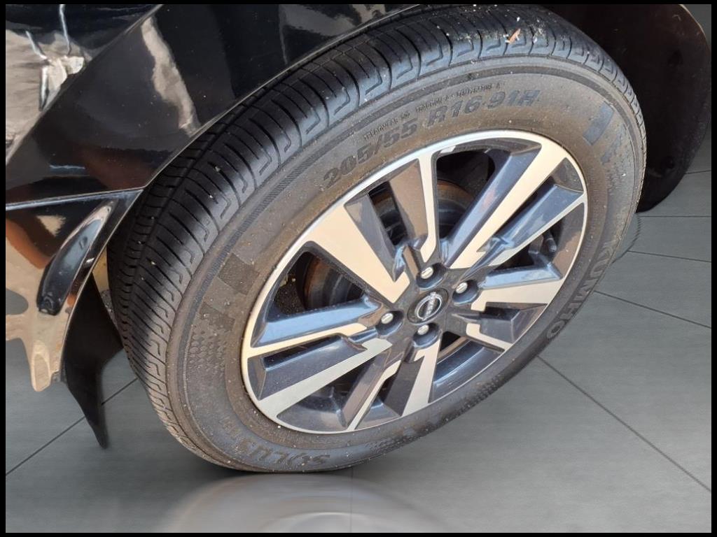 2023 Nissan Versa SV