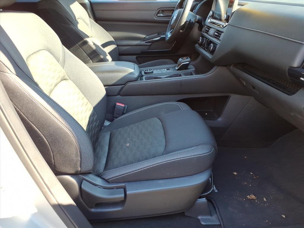 2023 Nissan Pathfinder S