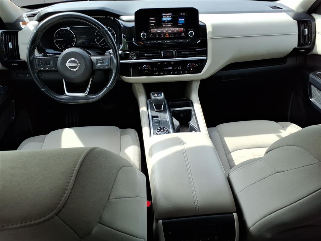 2022 Nissan Pathfinder SV