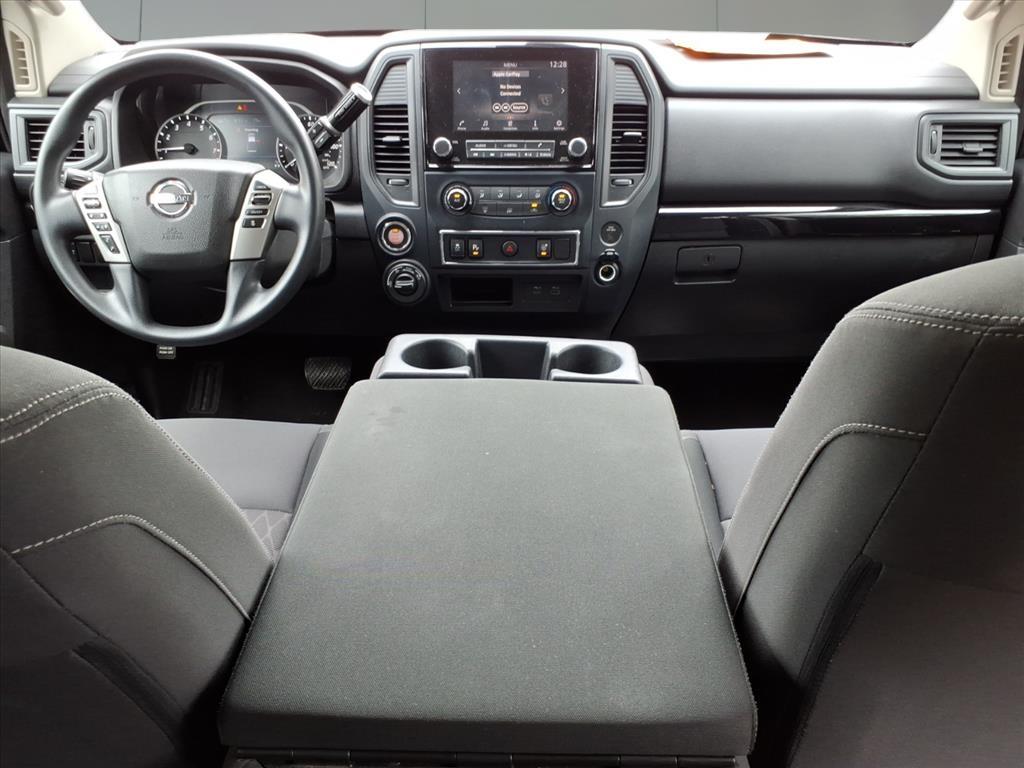 2022 Nissan Titan SV 2022 Nissan Titan SV