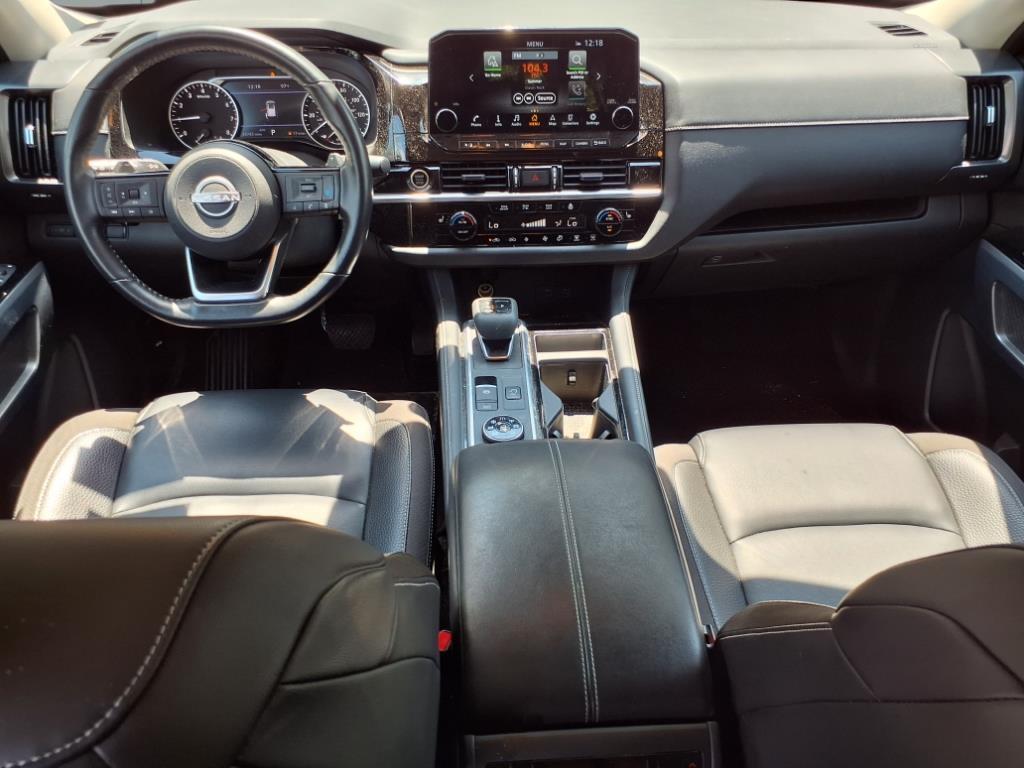 2022 Nissan Pathfinder SL