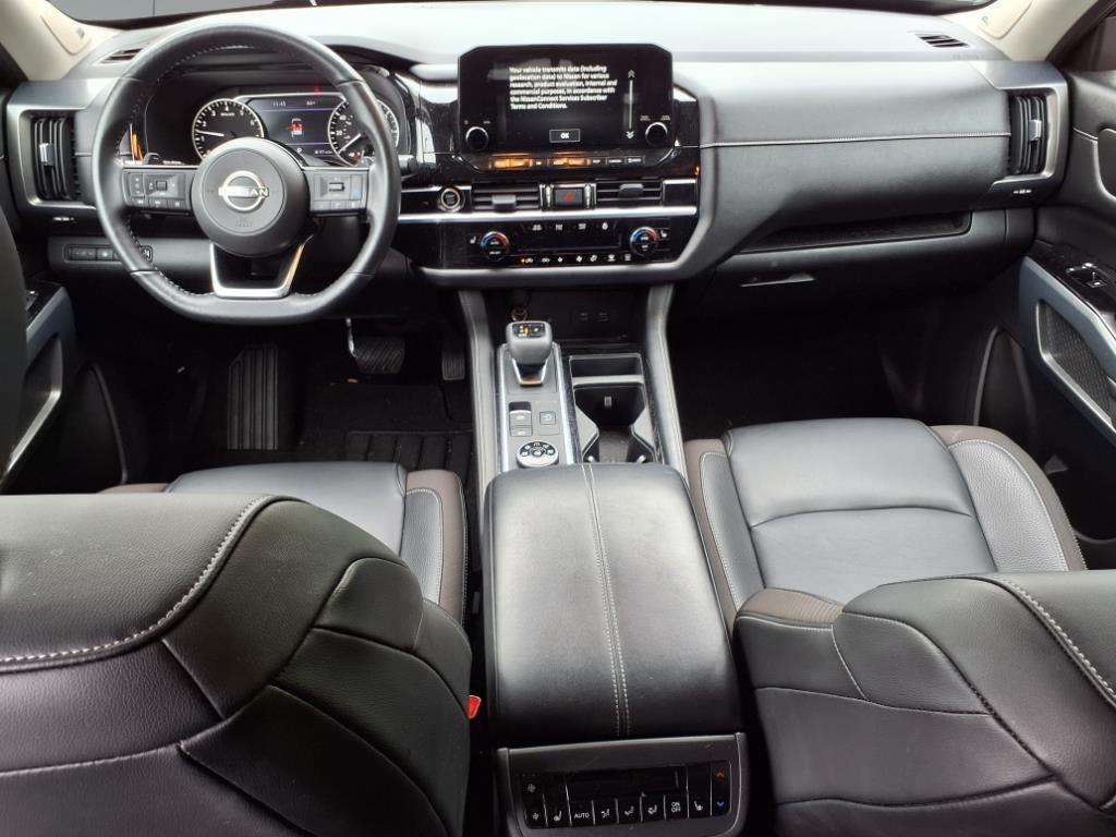 2022 Nissan Pathfinder SL