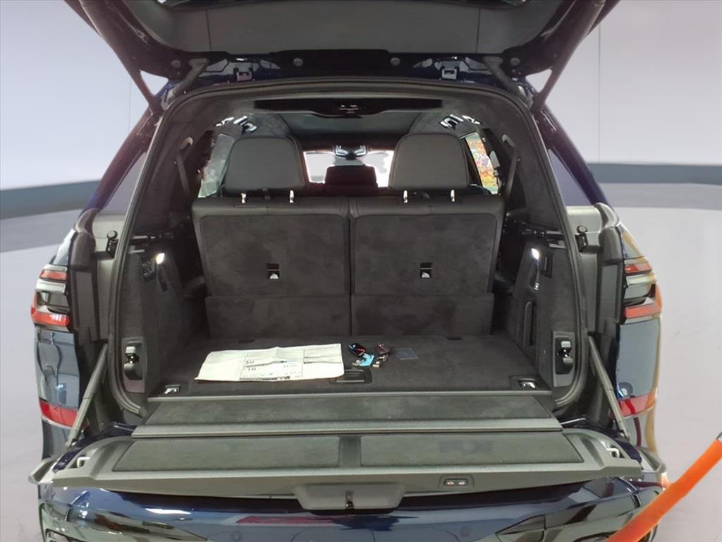 2025 BMW X7 M60i 2025 BMW X7 M60i