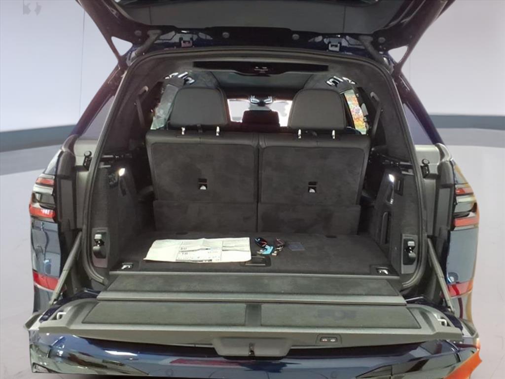 2025 BMW X7 M60i 2025 BMW X7 M60i