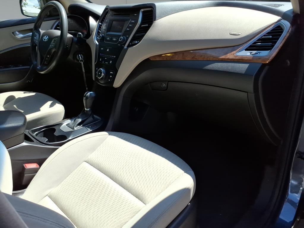 2016 Hyundai SANTA FE SE