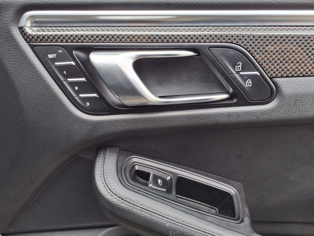 2023 Porsche Macan S