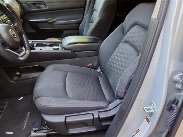 2023 Nissan Pathfinder S