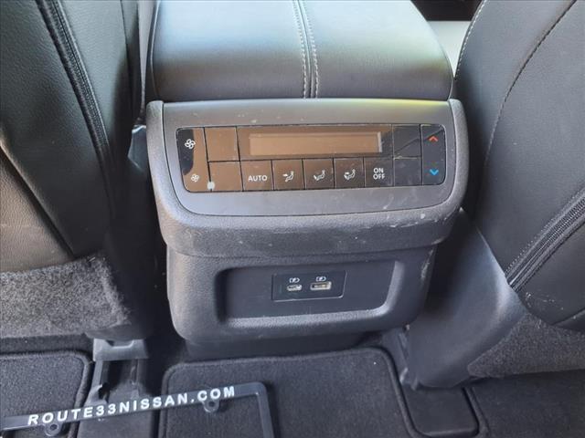 2023 Nissan Pathfinder SL