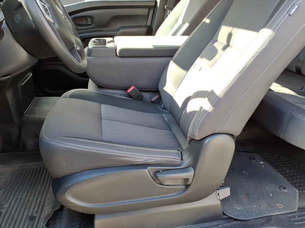 2022 Nissan Titan SV