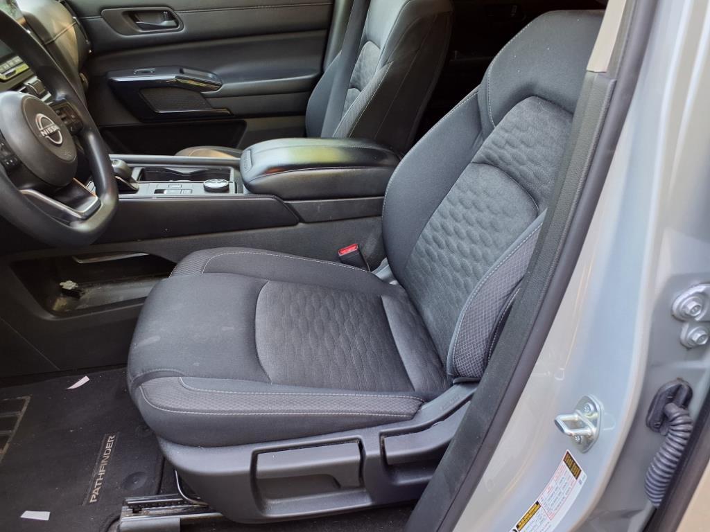2023 Nissan Pathfinder S