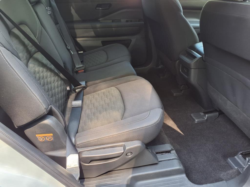 2024 Nissan Pathfinder S