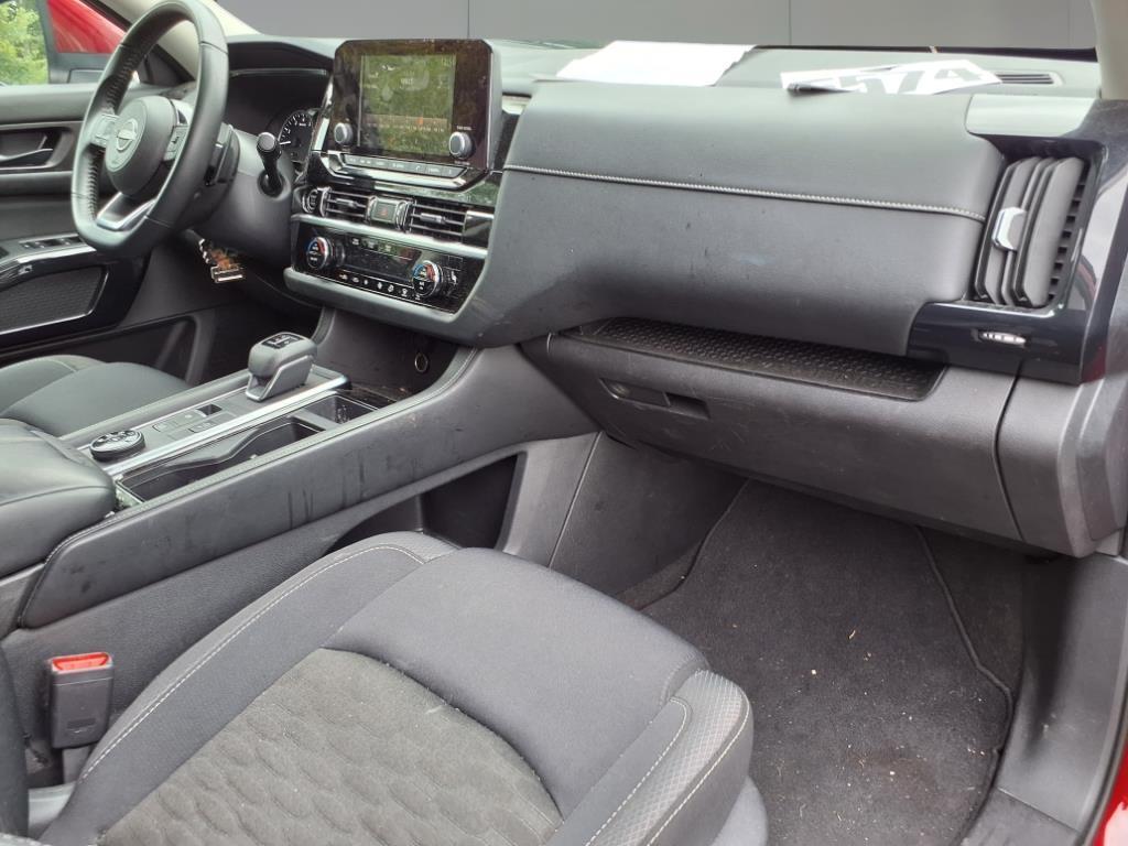 2023 Nissan Pathfinder SV